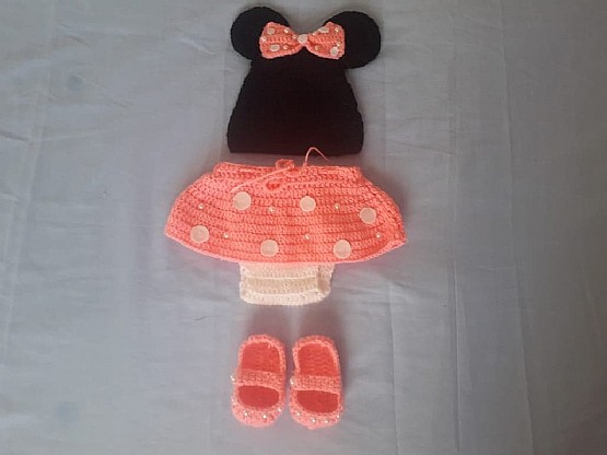 Shitet Set Komplet Per Bebe 0 Deri 3 Muajsh Punuar Me Grep Model Micky Mouse Nga Punime Dore Orinda Duararta Gramsh- Albania- Handmade Albania